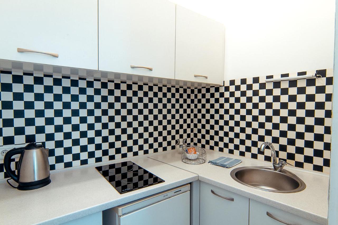 Bv Apartments Black And White Львів Екстер'єр фото