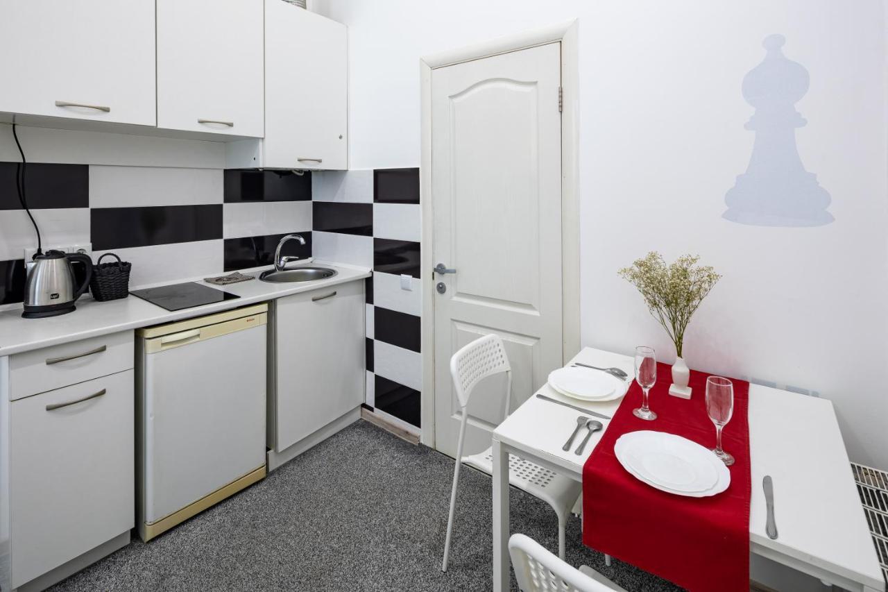 Bv Apartments Black And White Львів Екстер'єр фото